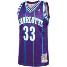 Load image into Gallery viewer, 33 - Men's Mitchell &amp; Ness Alonzo Mourning Purple Charlotte Hornets 1994-95 Hardwood Classics Authentic Jersey - Purple